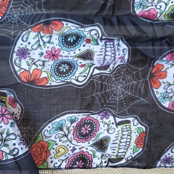 B1/G1, Skulls Scarf, Halloween - Picture 2 of 4